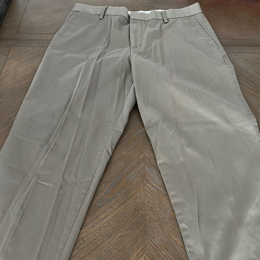 Dockers Men's Kahki Chinos